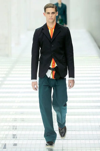 Look 24